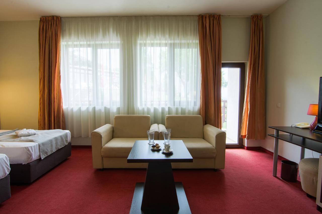 Park Hotel Arbanassi Exteriör bild