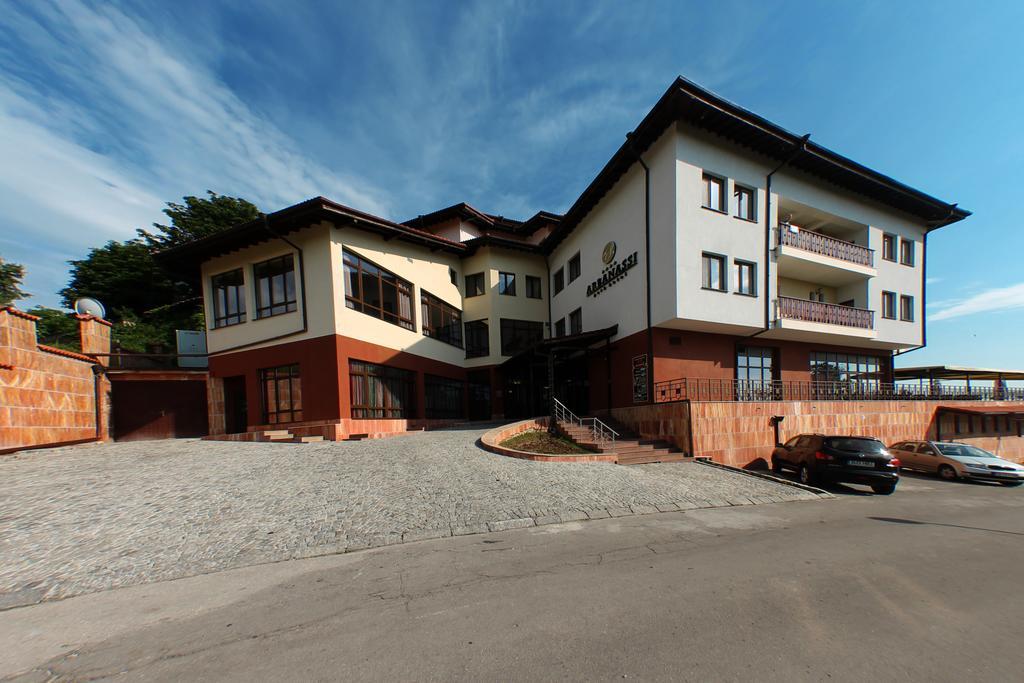 Park Hotel Arbanassi Exteriör bild